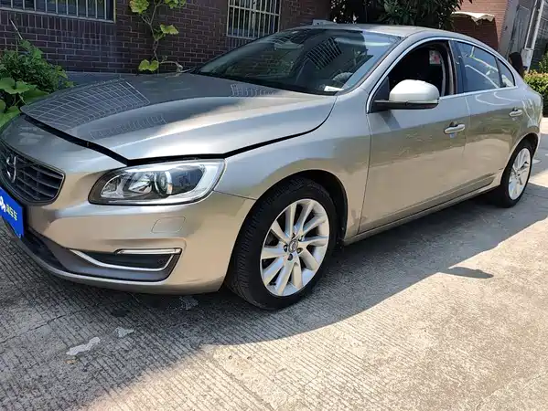 Volvo S60 2015