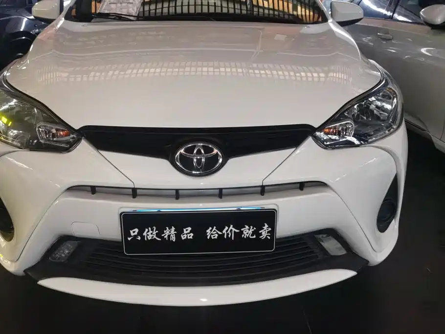 Toyota Yaris L 2021