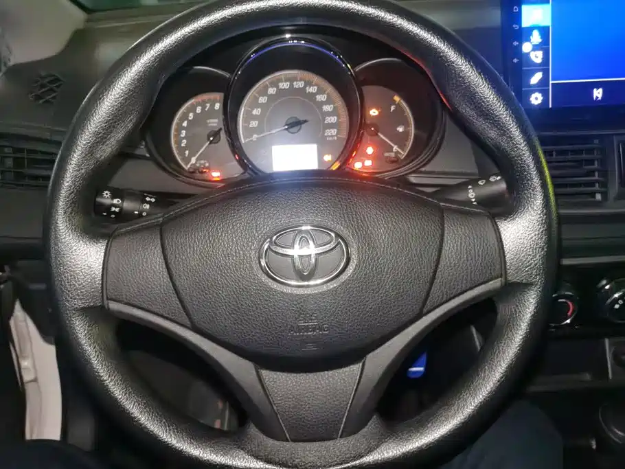 Toyota Yaris L 2021 — фото 15