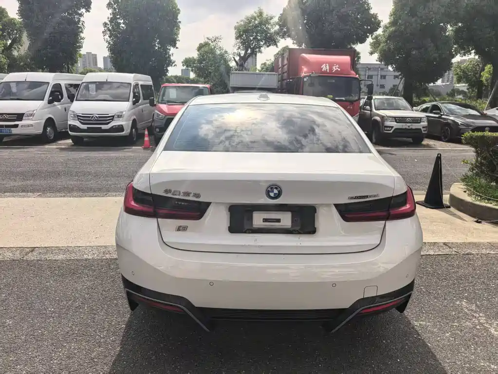 BMW i3 2024 — фото 14
