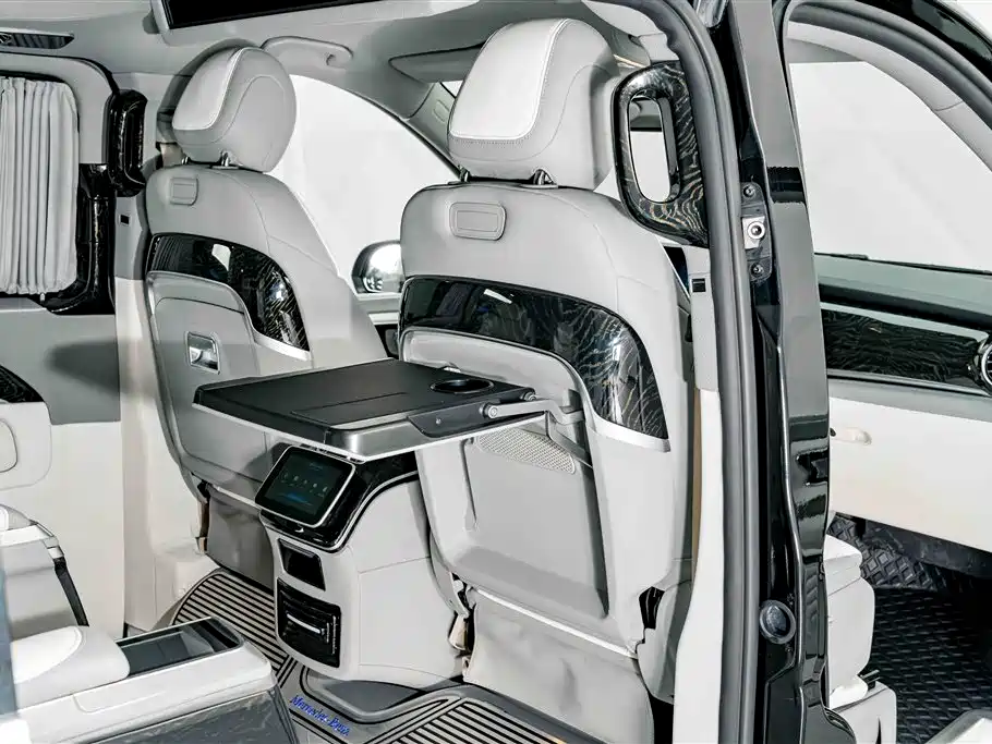 Mercedes-Benz V-Class 2024 — фото 22