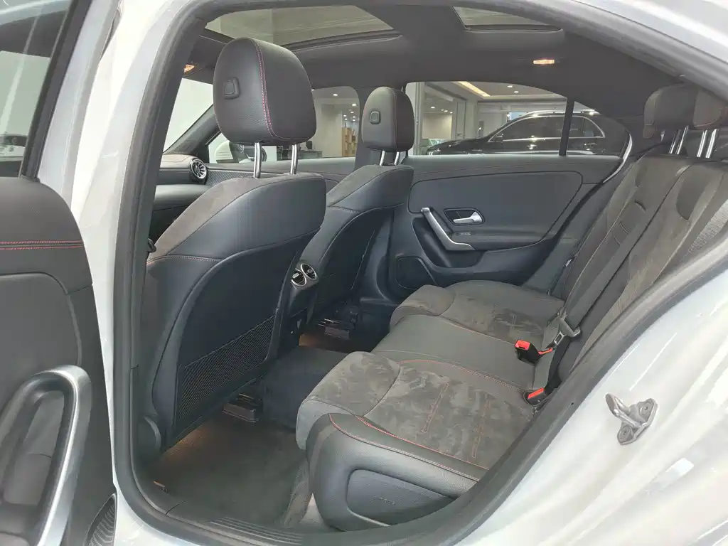 Mercedes-Benz A-Class 2024 — фото 11