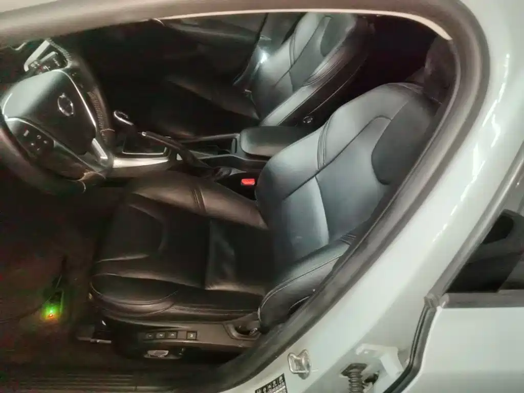 Volvo V40 2016 — фото 15