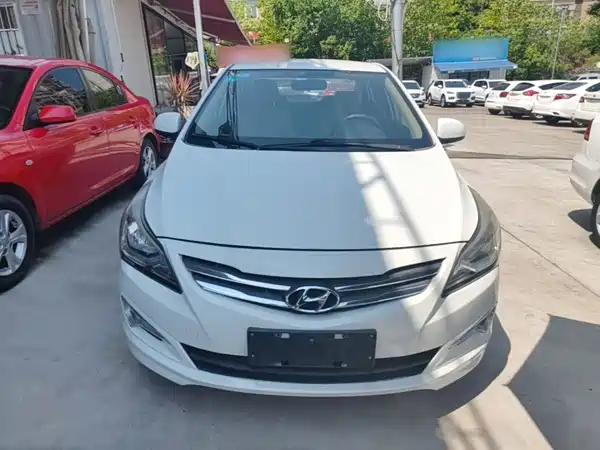 Hyundai Accent 2015