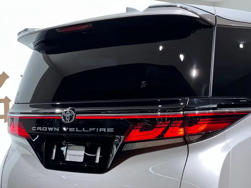 Toyota Vellfire 2023 — фото 8