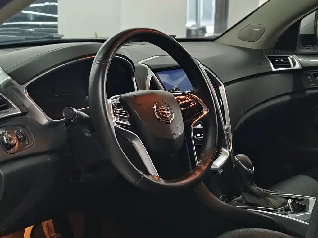 Cadillac SRX 2015 — фото 7