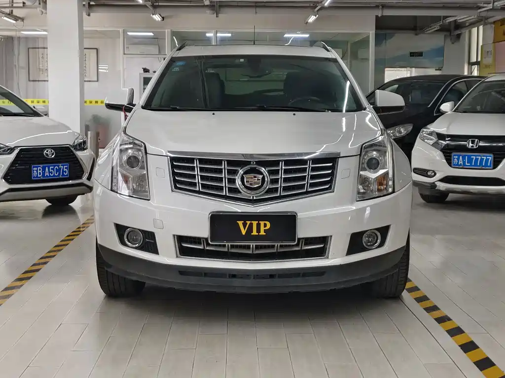 Cadillac SRX 2015 — фото 2