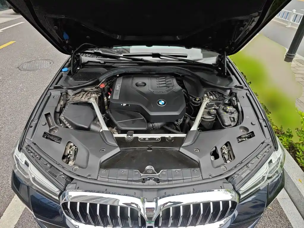 BMW 5 Series 2023 — фото 11