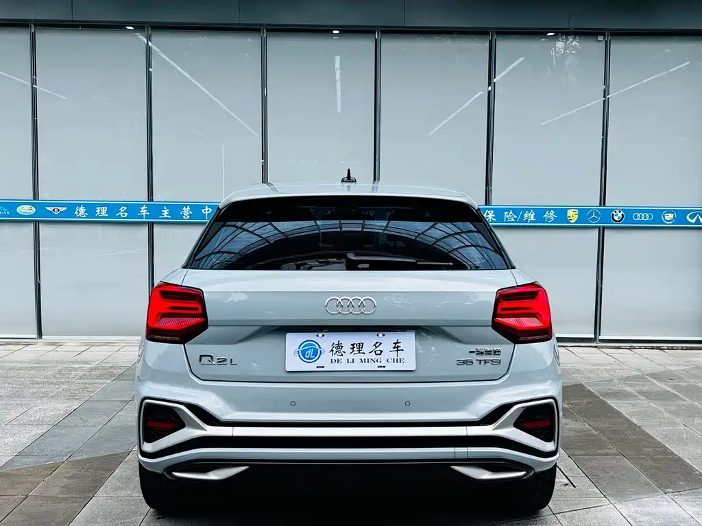 Audi Q2L 2023 — фото 12