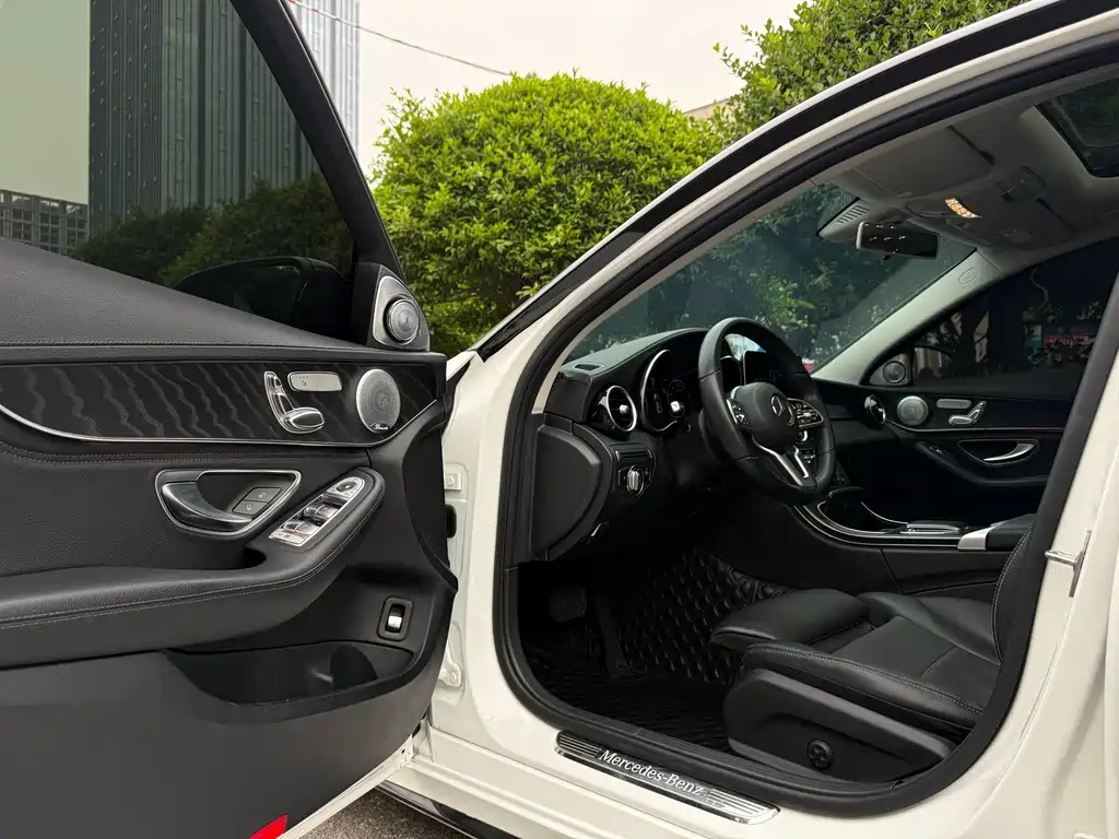 Mercedes-Benz C-Class 2019 — фото 9