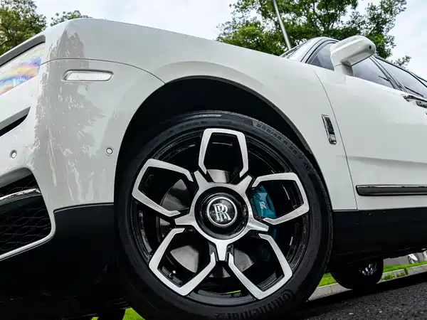 Rolls-Royce Cullinan 2021