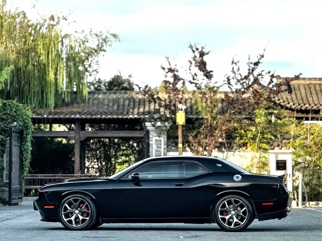 Dodge  2017 — фото 4