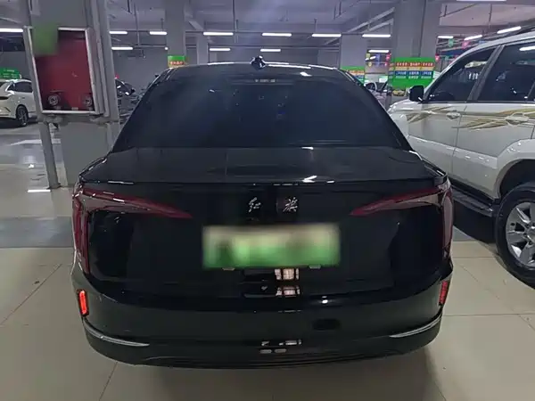 Hongqi E-QM5 2024