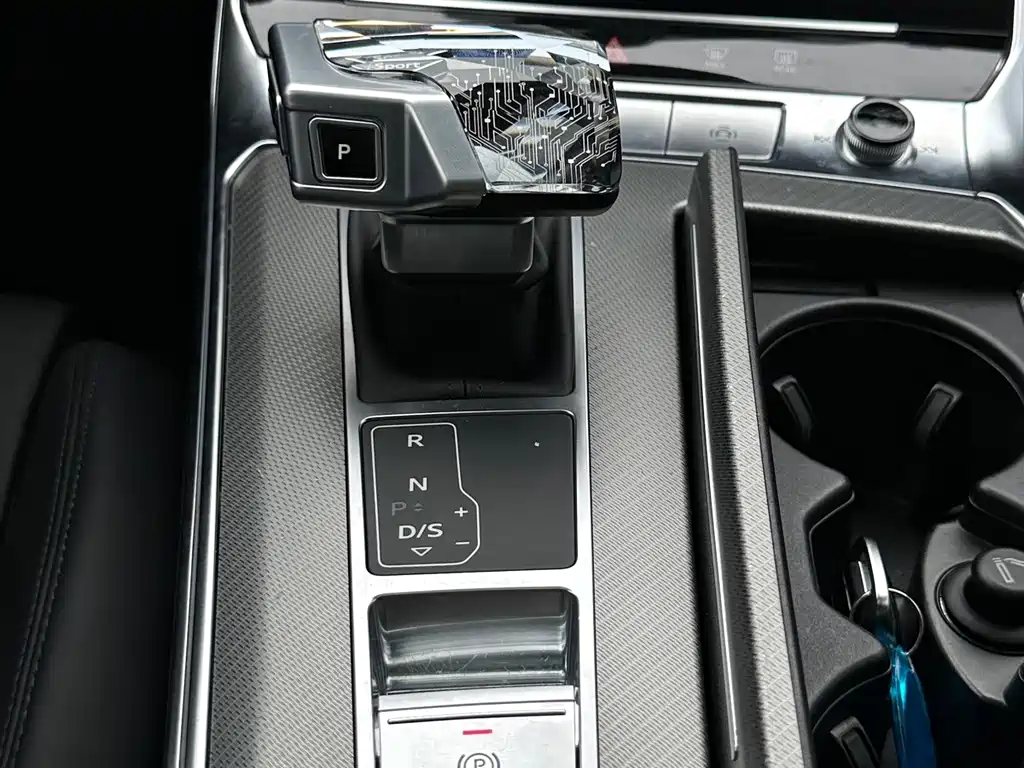 Audi A7 2022 — фото 30