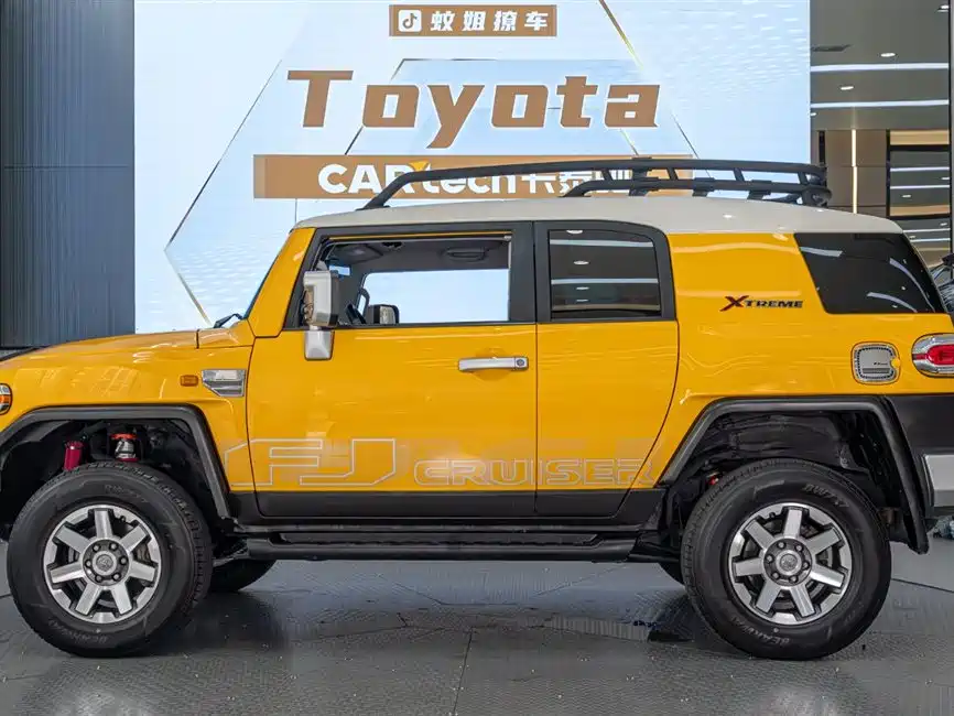 Toyota FJ Cruiser 2019 — фото 4