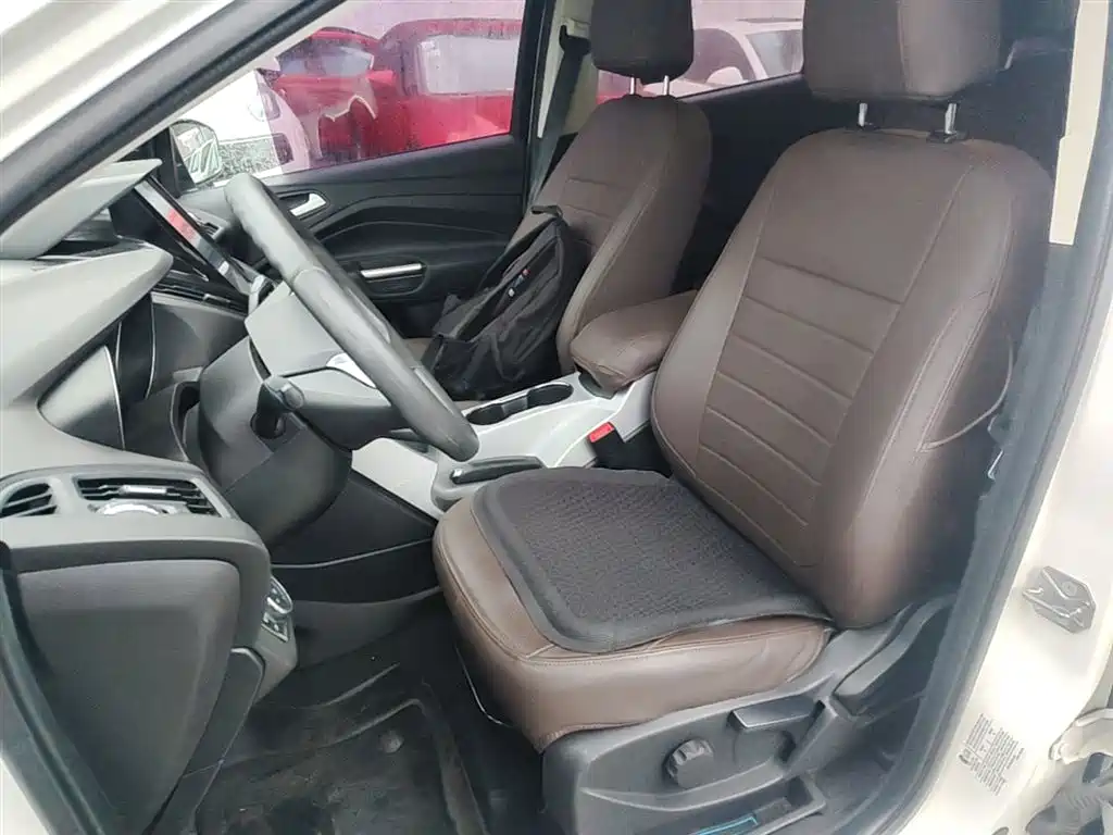 Ford Kuga 2016 — фото 15