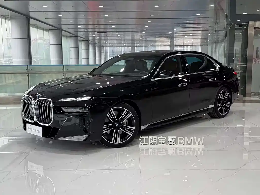 BMW 7 Series 2024 — фото 1