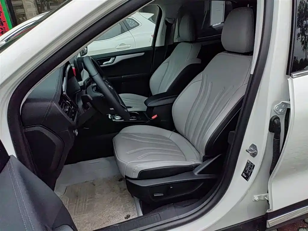 Ford Escape 2025 — фото 15