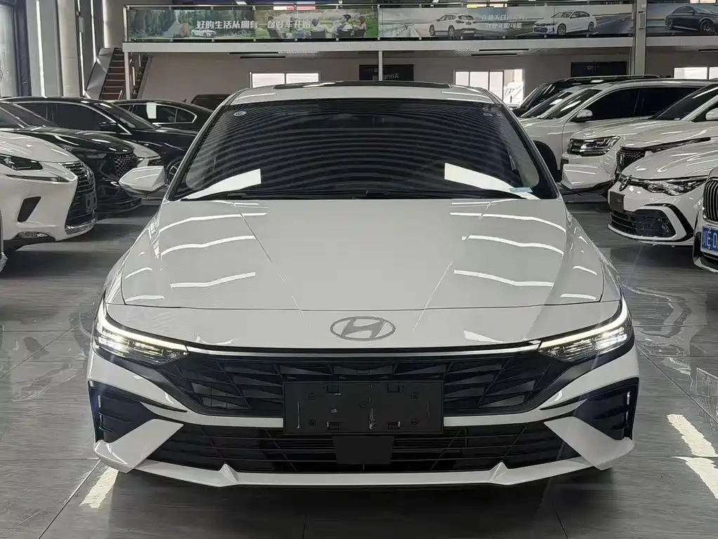 Hyundai Elantra 2023