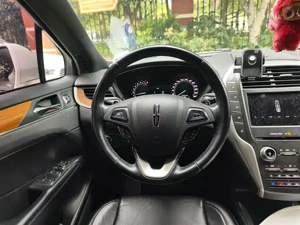 Lincoln MKC 2017