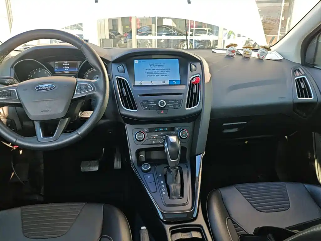 Ford Focus 2018 — фото 13