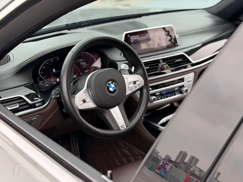 BMW 7 Series 2021 — фото 12