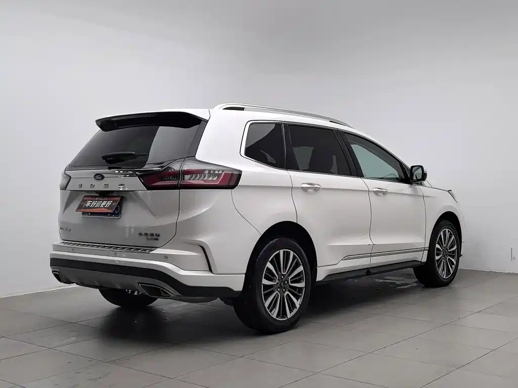 Ford Edge 2023 — фото 2