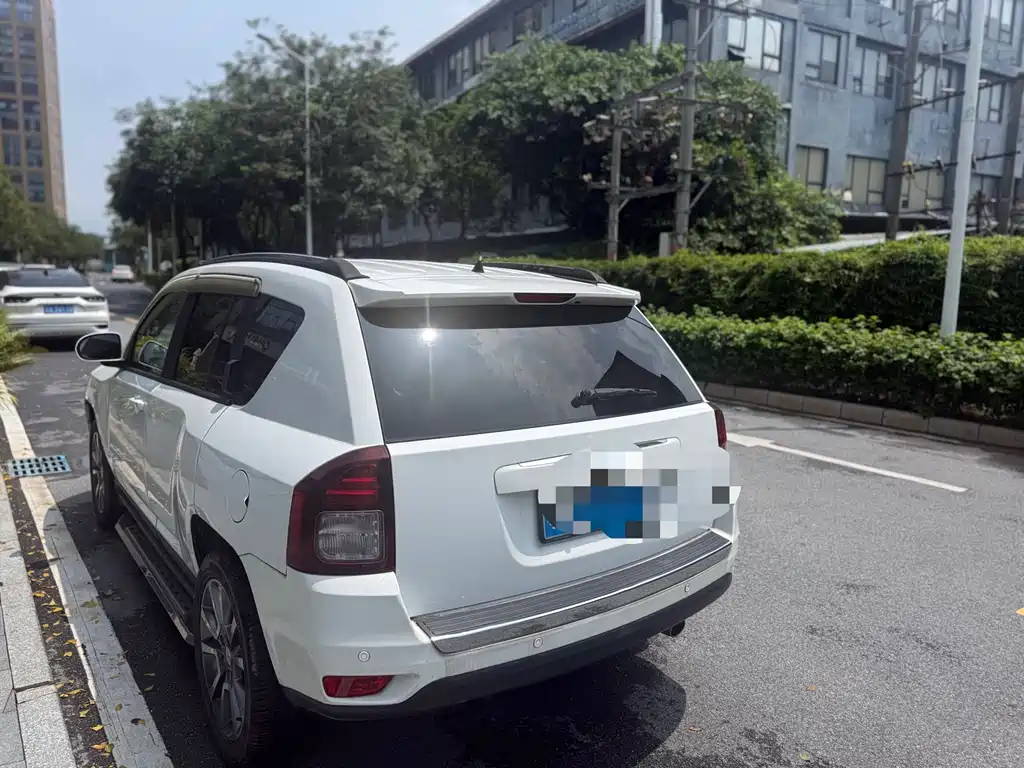 Jeep Compass 2014 — фото 2