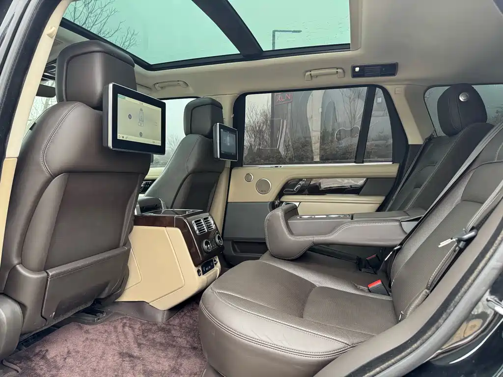 Land Rover Range Rover 2021 — фото 11