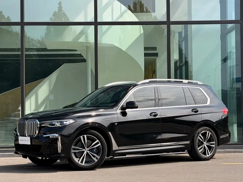 BMW X7 2021