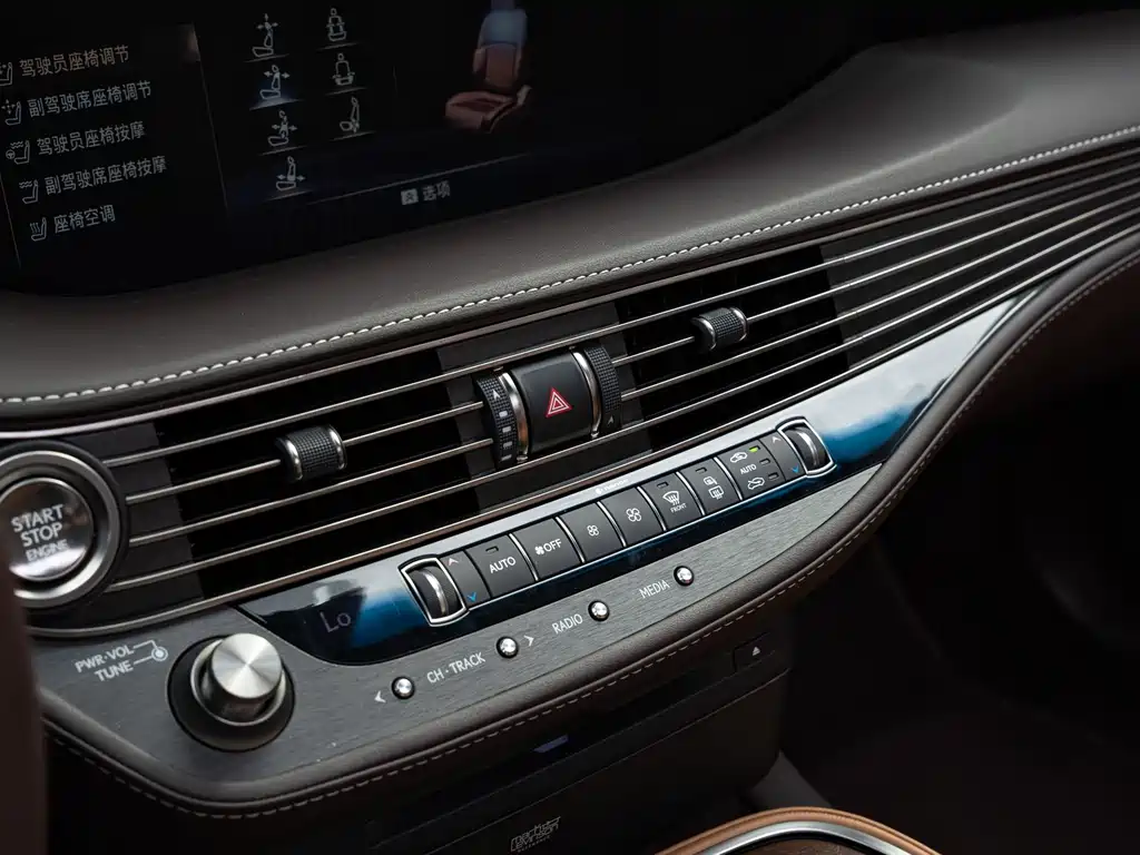 Lexus LS 2018 — фото 16
