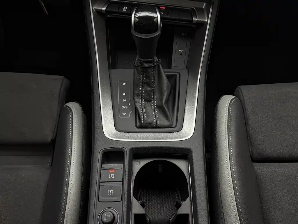 Audi Q3 2022 — фото 10