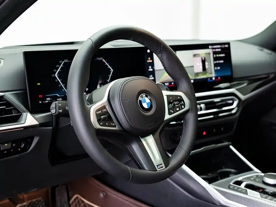 BMW 3 Series 2023 — фото 17