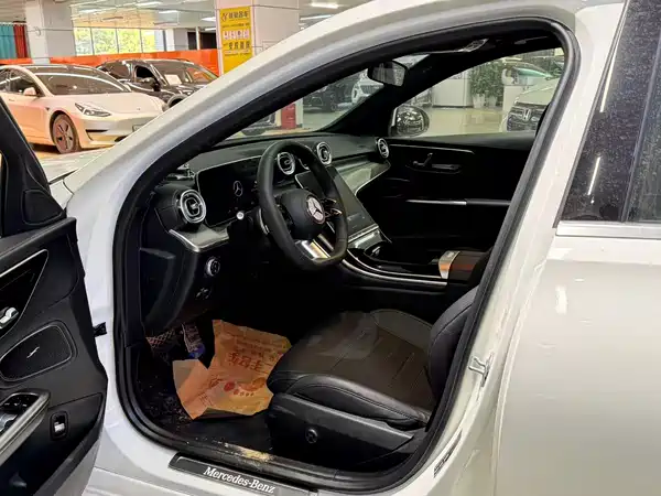 Mercedes-Benz C-Class 2024