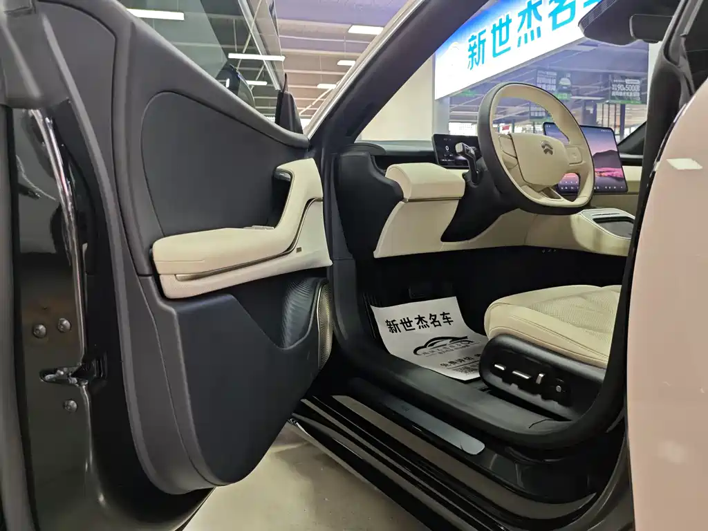 NIO ET5T 2025