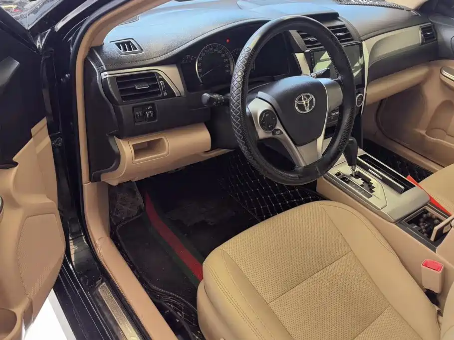 Toyota Camry 2013 — фото 12