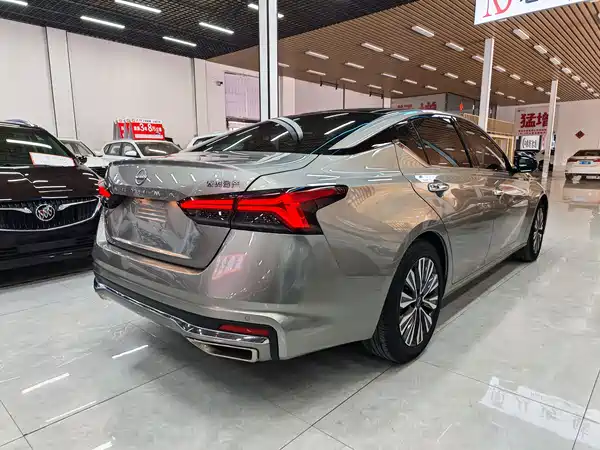 Nissan Teana 2022