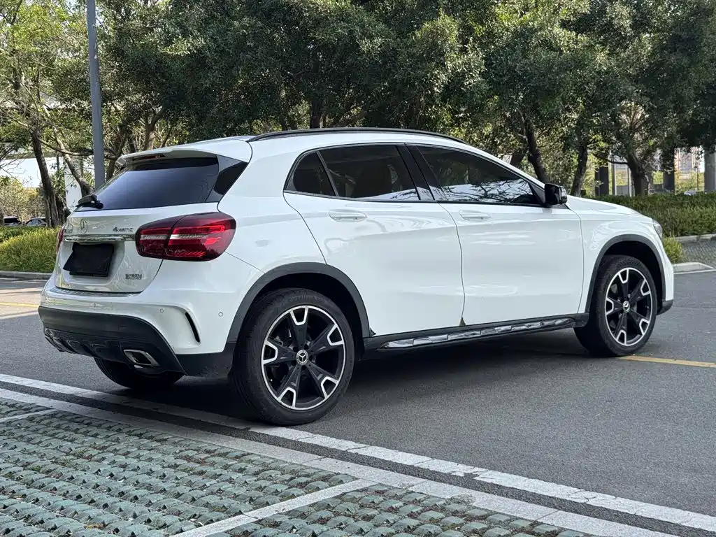 Mercedes-Benz GLA 2019