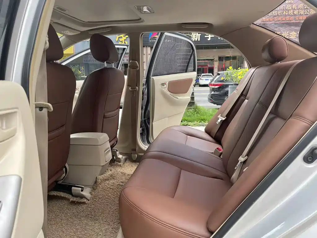 Toyota Corolla 2015 — фото 11