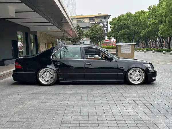 Lexus LS 2005