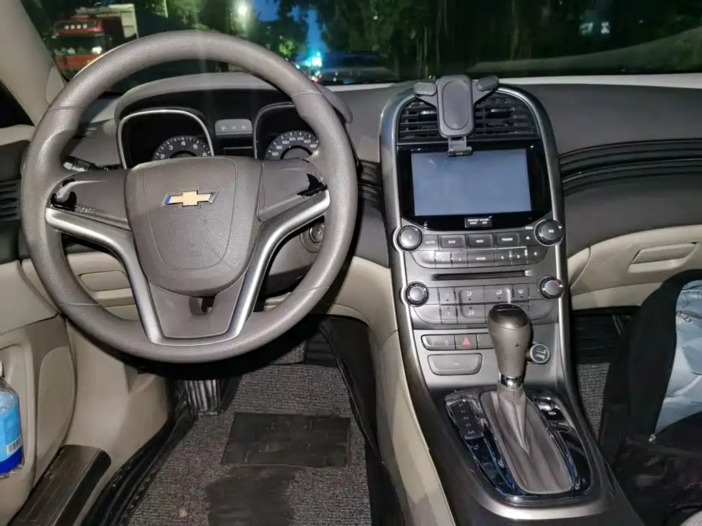 Chevrolet Malibu 2015 — фото 13