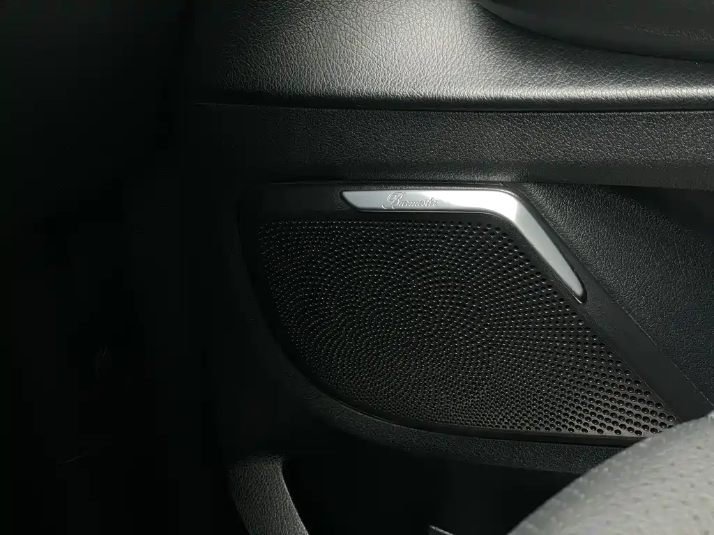 Mercedes-Benz V-Class 2020 — фото 18