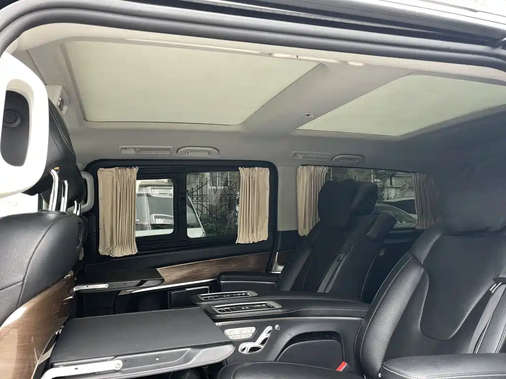 Mercedes-Benz V-Class 2020 — фото 21