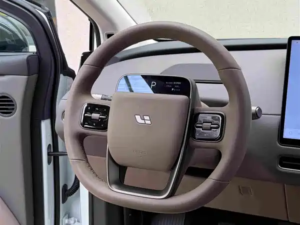 Li Auto i8 2025