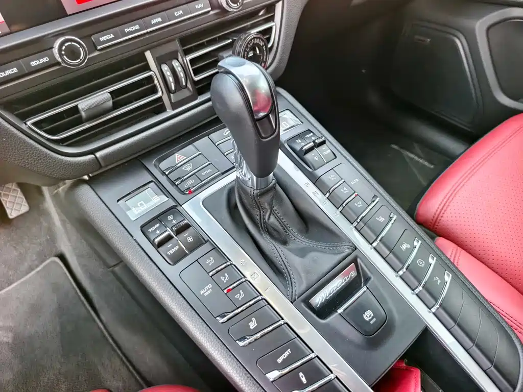 Porsche Macan 2021 — фото 5