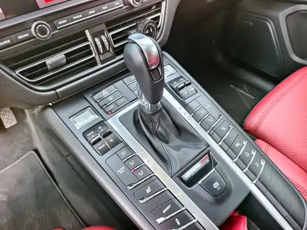Porsche Macan 2021