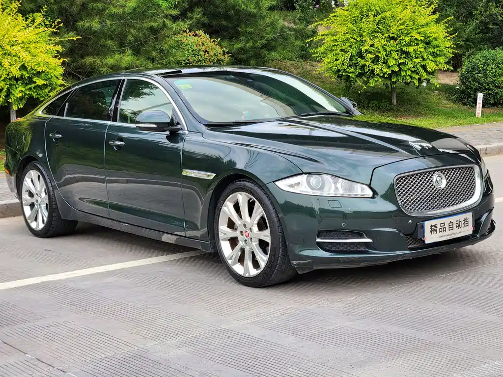 Jaguar XJ 2012 — фото 8
