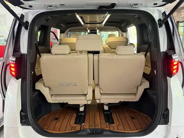 Toyota Alphard 2023