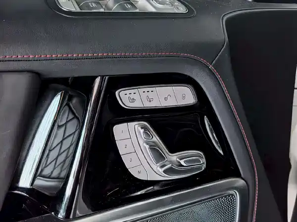 Mercedes-Benz G-Class 2024