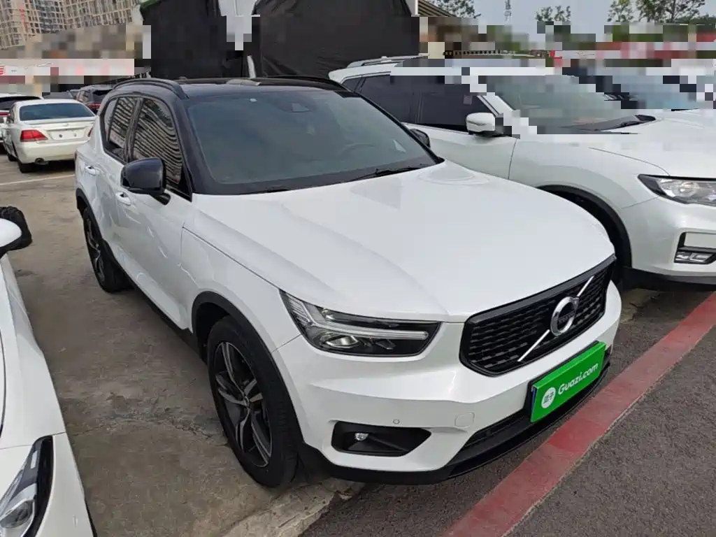 Volvo XC40 2021 — фото 4